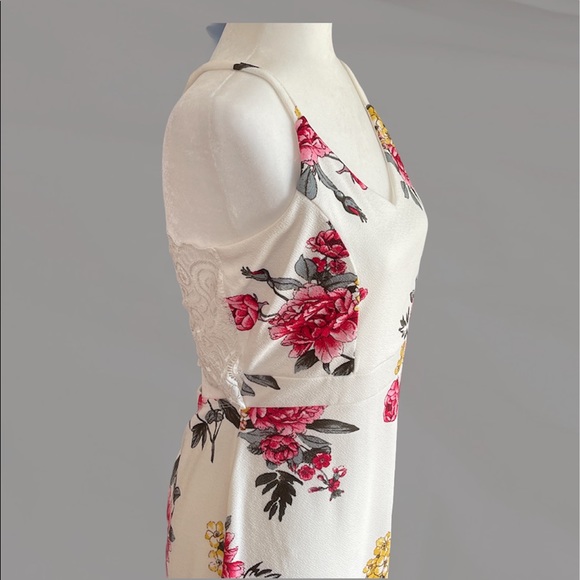 White Floral Cami Lace Backless Bodycon Midi Dress - Picture 3 of 11